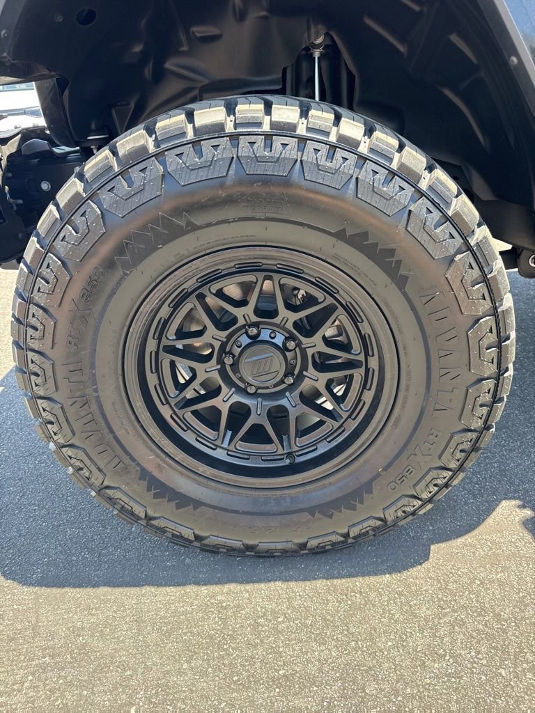 Used 2023 Jeep Gladiator Overland AWD/4WD image 21