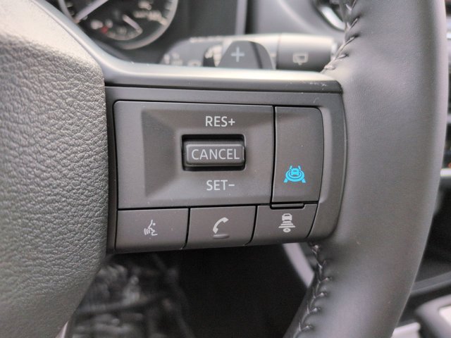 Certified 2026 Nissan Rogue SV FWD image 24