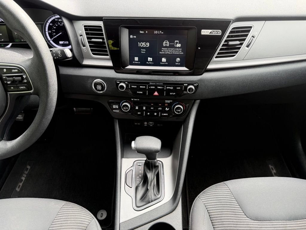 Used 2017 Kia Niro LX FWD image 18