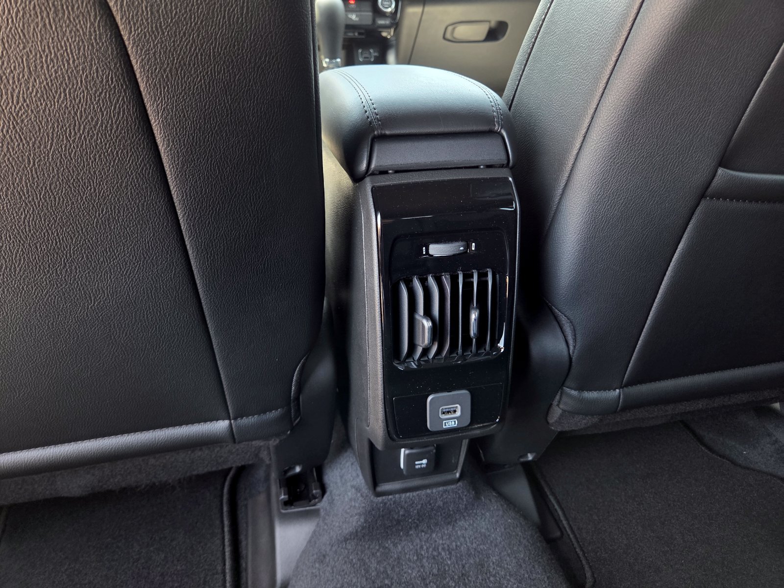 New 2026 Jeep Compass Latitude AWD/4WD image 20