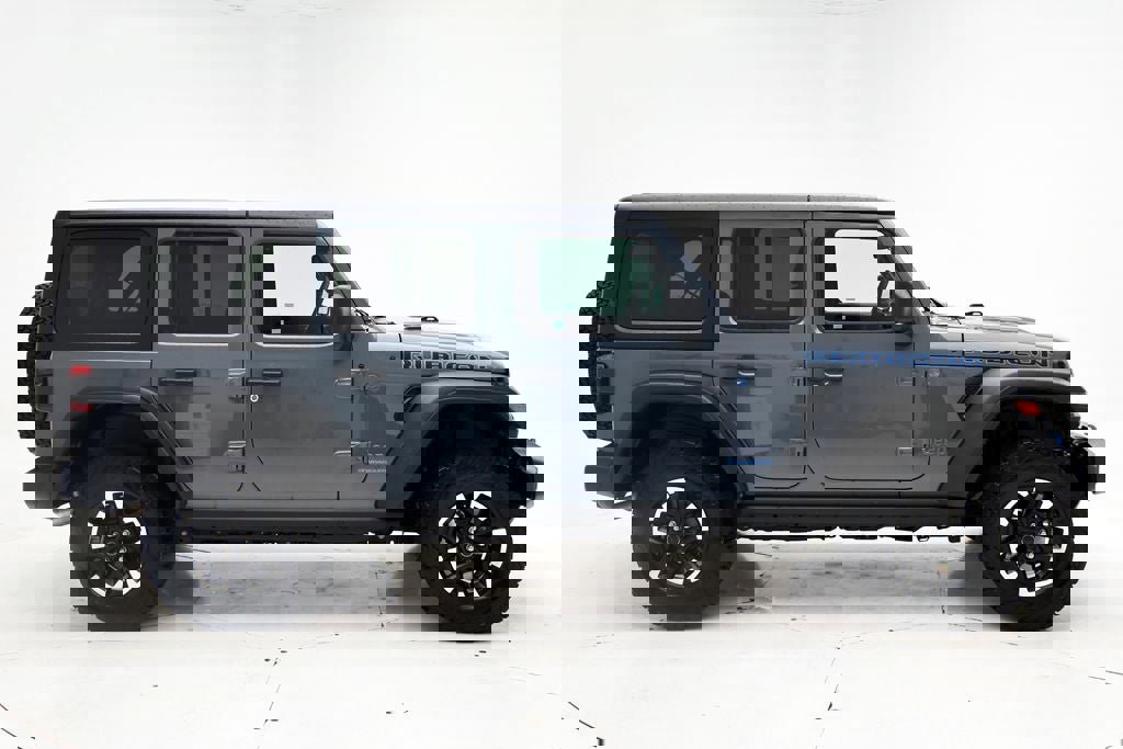 Used 2025 Jeep Wrangler Unlimited Rubicon 4xe w/ Convenience Group image 3