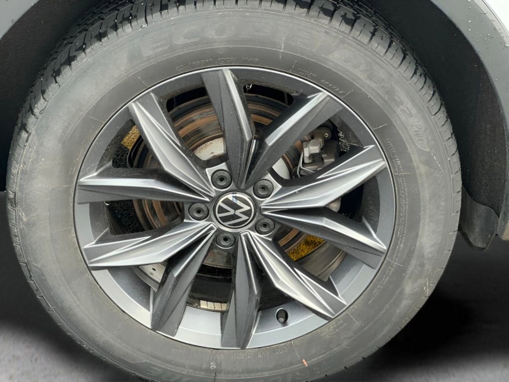 Used 2022 Volkswagen Tiguan SE image 27