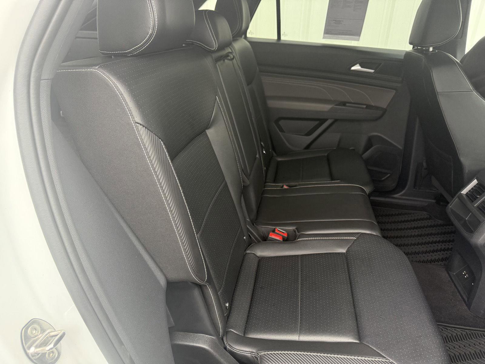 Used 2022 Volkswagen Atlas Cross Sport SE image 21