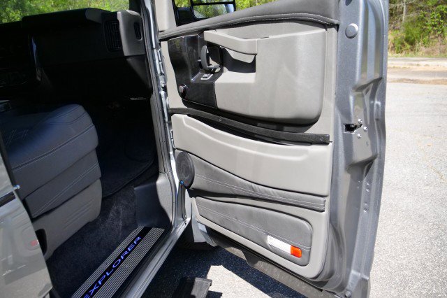 Used 2025 Chevrolet Express 2500 w/ Driver Convenience Package image 50
