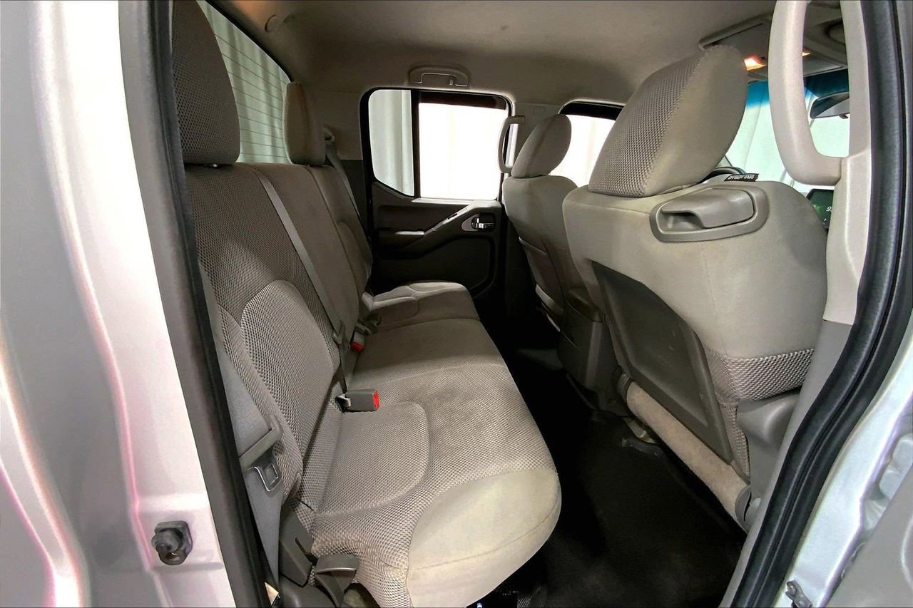 Used 2013 Nissan Frontier SV AWD/4WD image 20