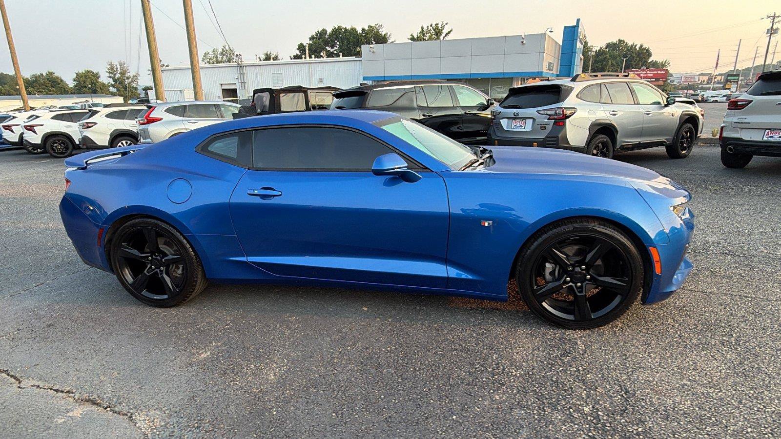 Used 2018 Chevrolet Camaro LT RWD image 7