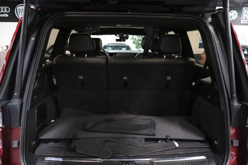 Used 2023 Jeep Grand Wagoneer Series III image 5