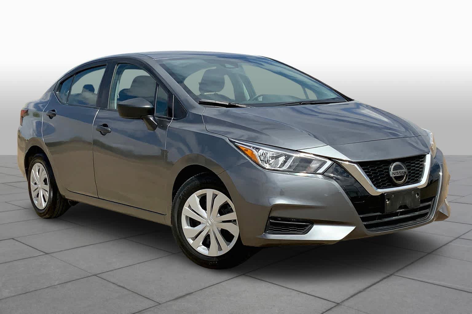 Used 2020 Nissan Versa S FWD image 2