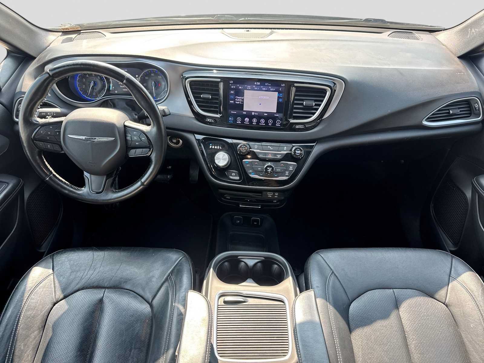 Used 2018 Chrysler Pacifica Touring-L Plus FWD image 14
