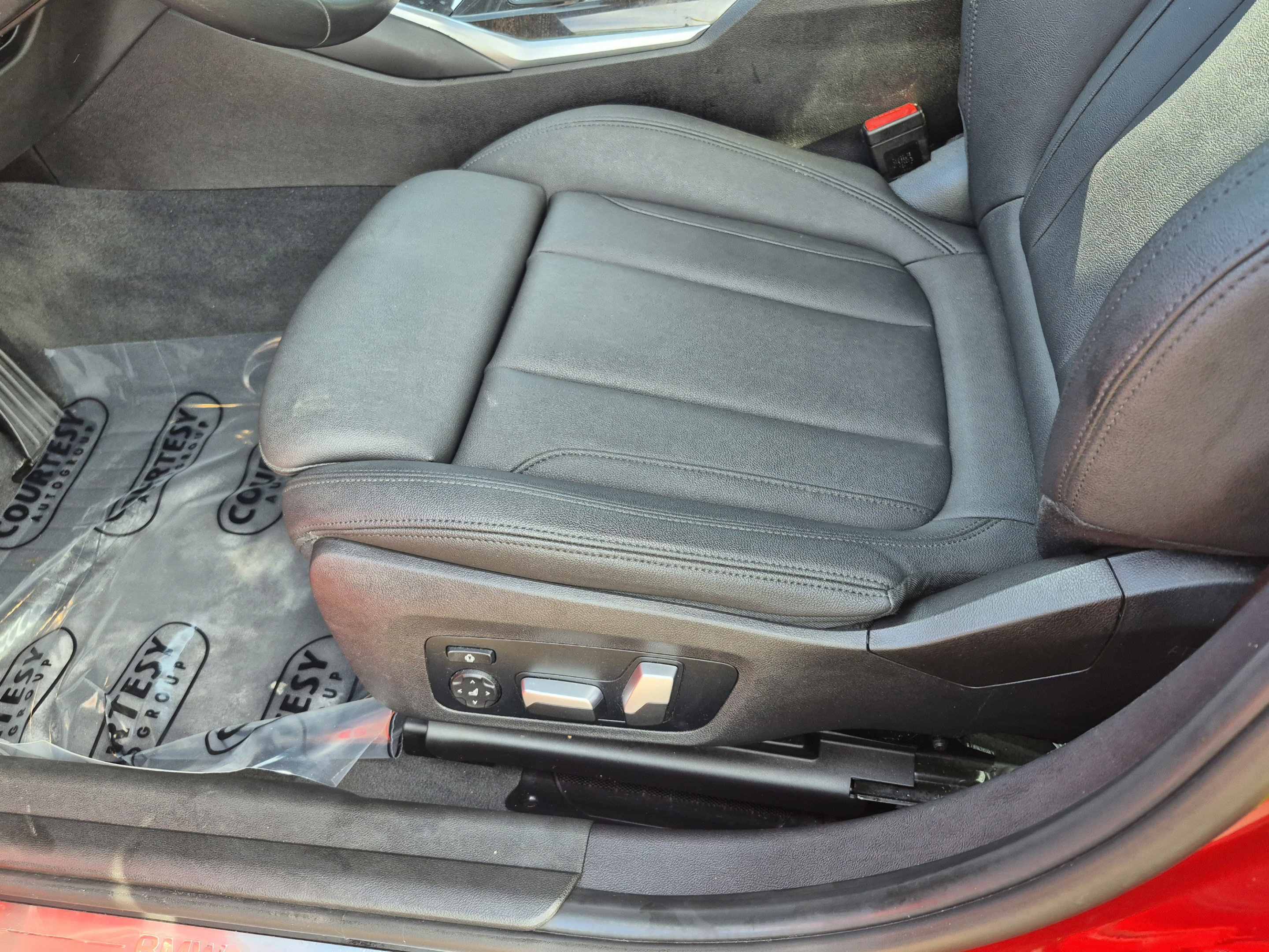 Used 2021 BMW 330i Sedan w/ Convenience Package RWD image 21
