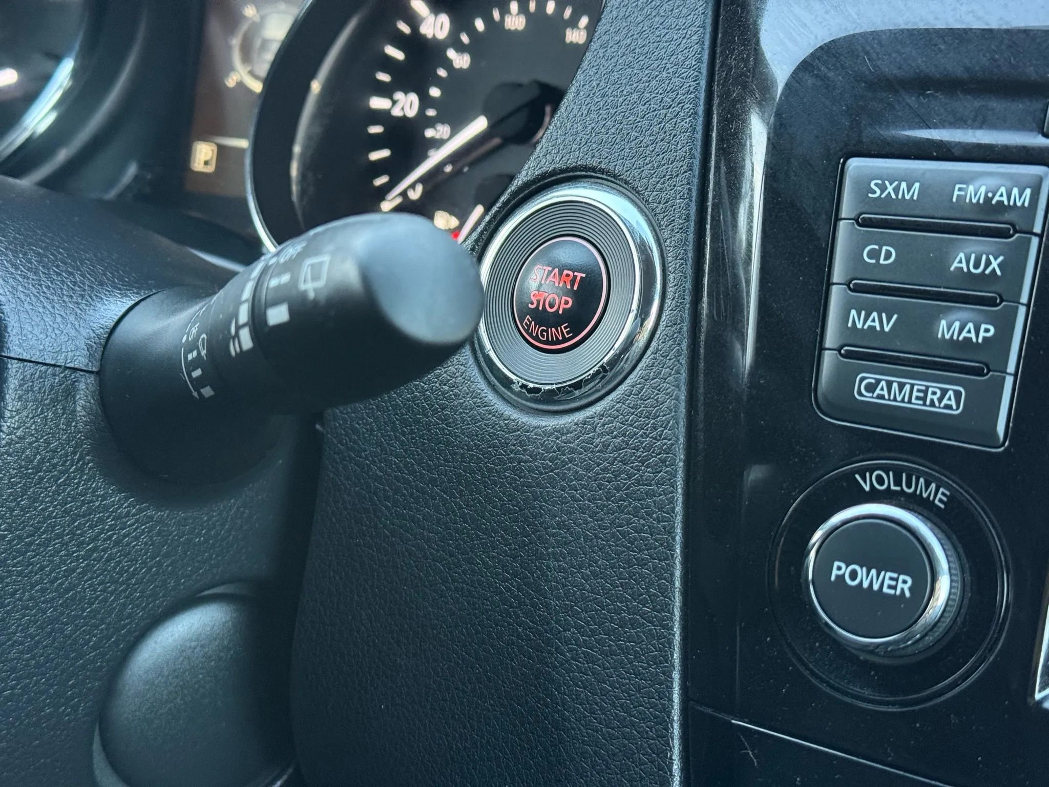 Used 2017 Nissan Rogue SV w/ SV Premium Package image 12