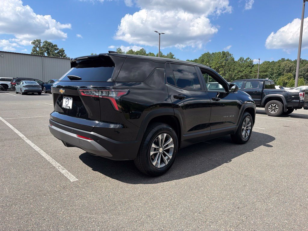 Used 2025 Chevrolet Equinox LT FWD image 8