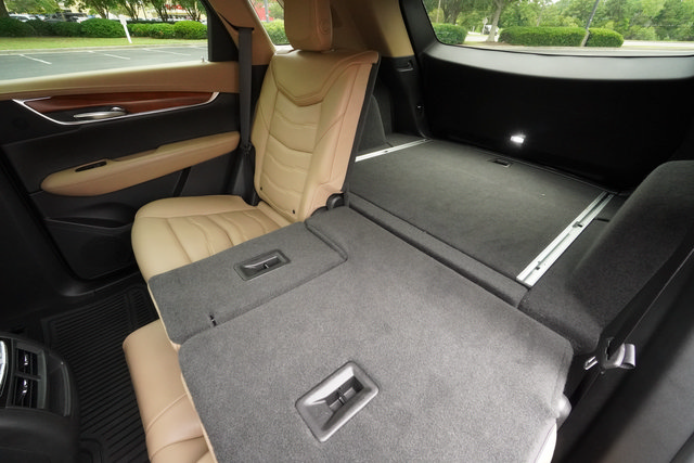 Used 2017 Cadillac XT5 Platinum AWD/4WD image 26