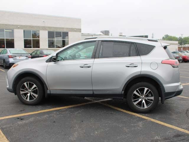 Used 2017 Toyota RAV4 XLE AWD/4WD image 7