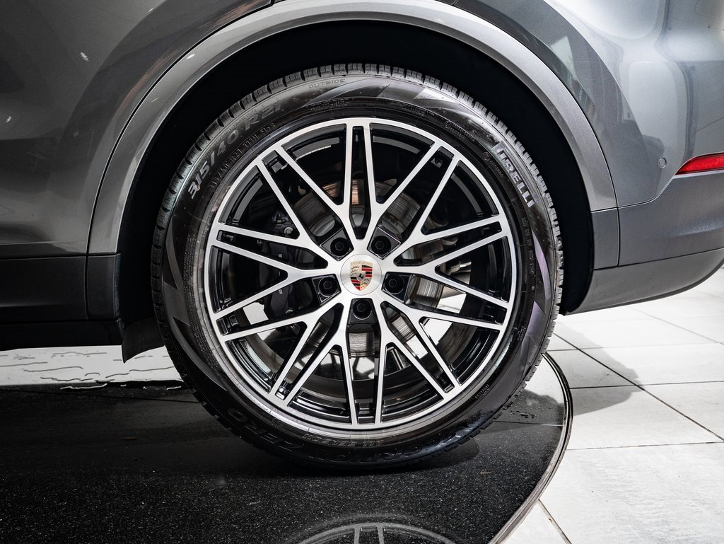 Used 2024 Porsche Cayenne image 12