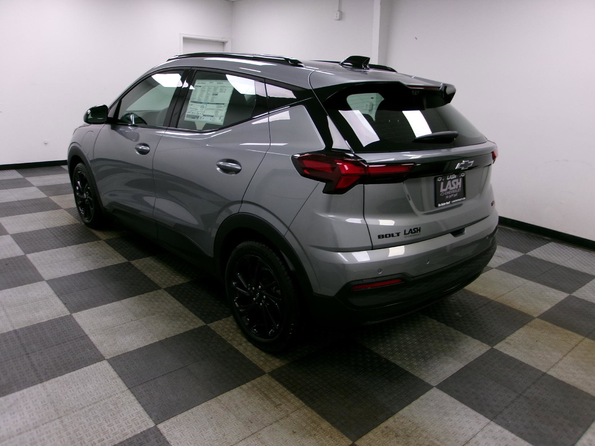 Used 2027 Chevrolet Bolt RS w/ Technology Package FWD image 2