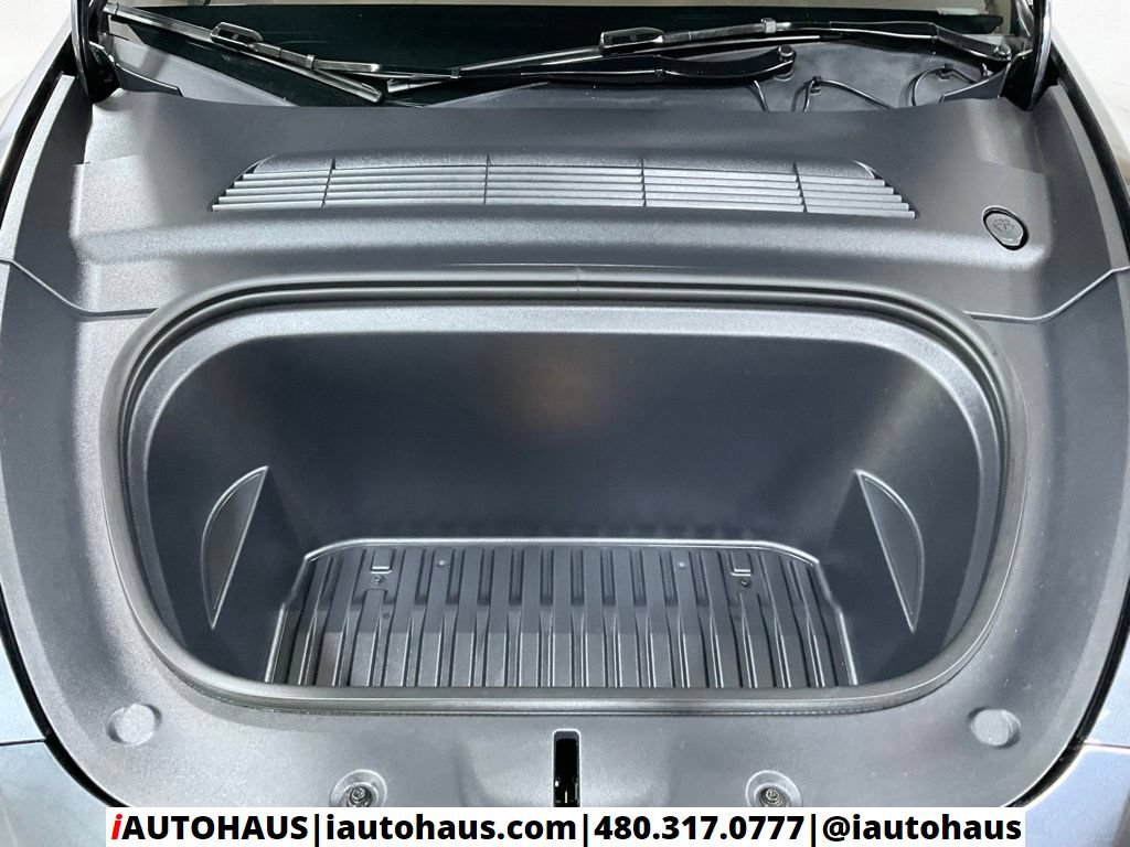 Used 2025 Tesla Model Y Long Range RWD image 10