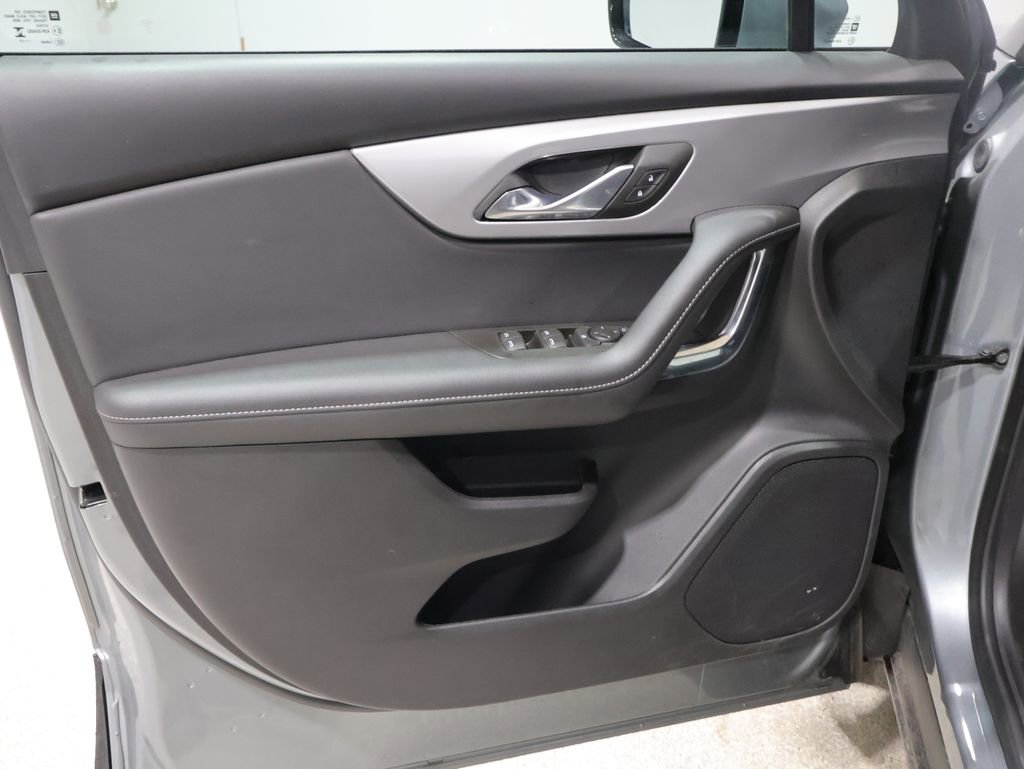 Used 2025 Chevrolet Blazer LT image 12
