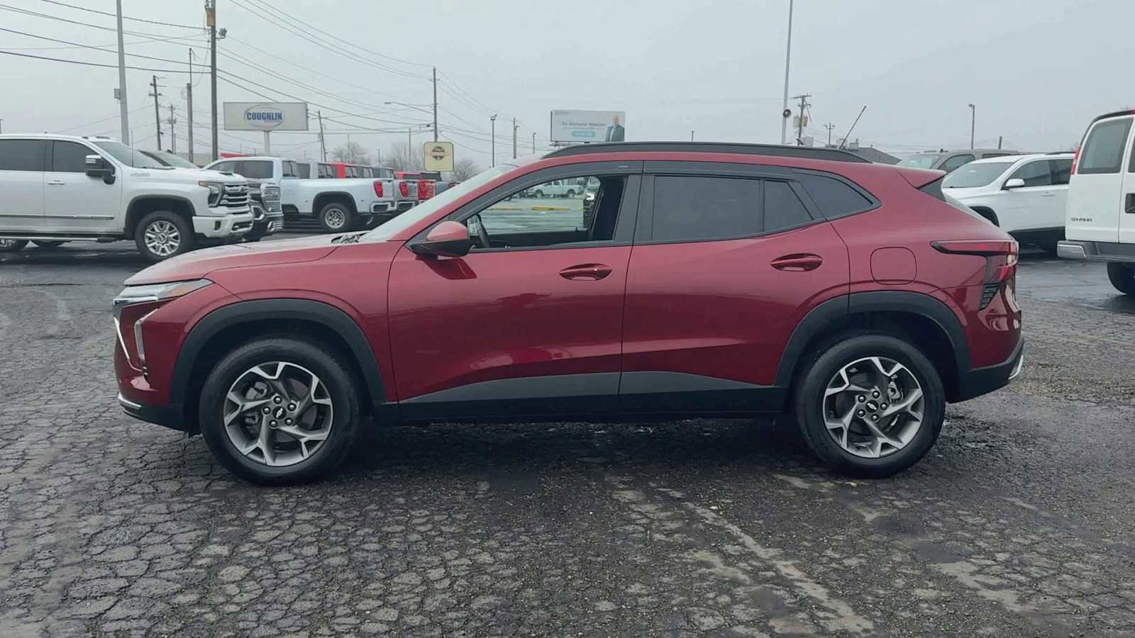 Certified 2025 Chevrolet Trax LT w/ Driver Confidence Package FWD image 5