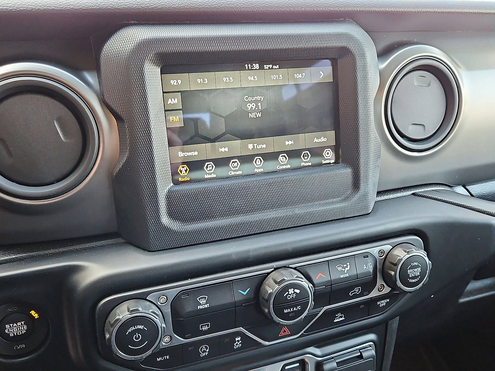 New 2023 Jeep Gladiator Sport AWD/4WD image 16