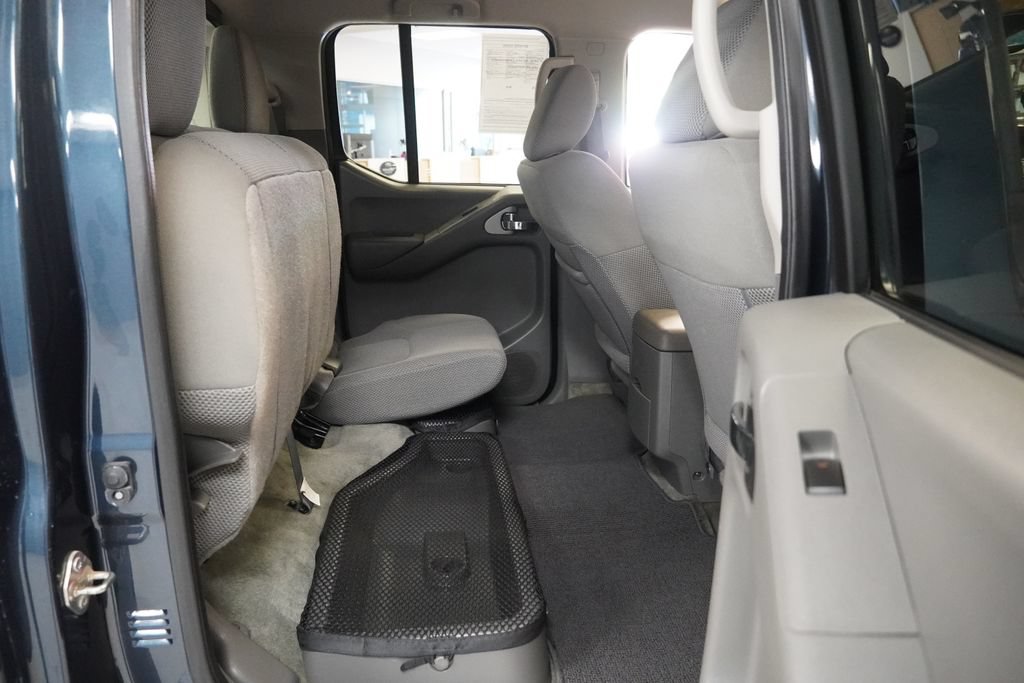 Used 2016 Nissan Frontier SV w/ SV Value Truck Package AWD/4WD image 31