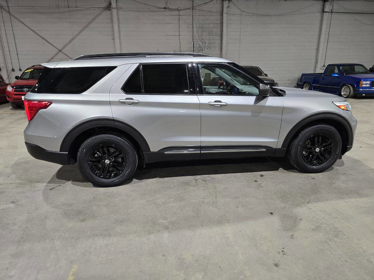Used 2020 Ford Explorer XLT w/ Comfort Package image 15