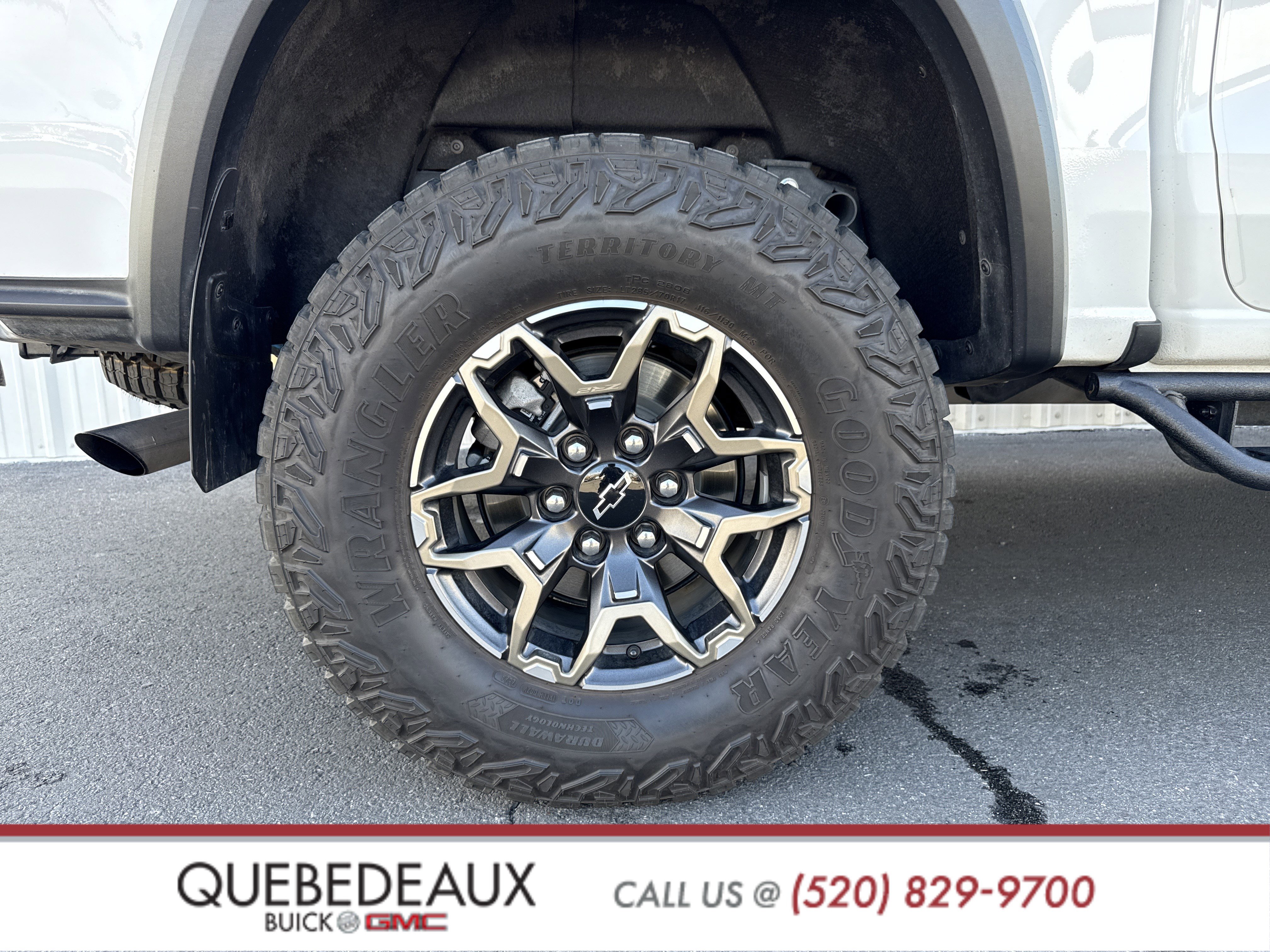 Used 2024 Chevrolet Colorado ZR2 w/ Technology Package image 48