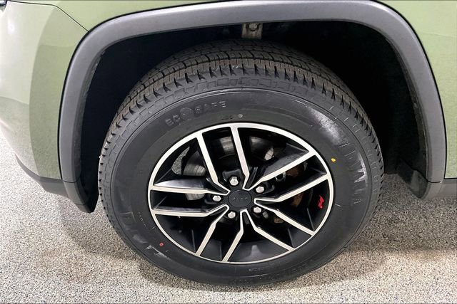 Used 2020 Jeep Grand Cherokee Trailhawk w/ Premium Lighting Group image 34