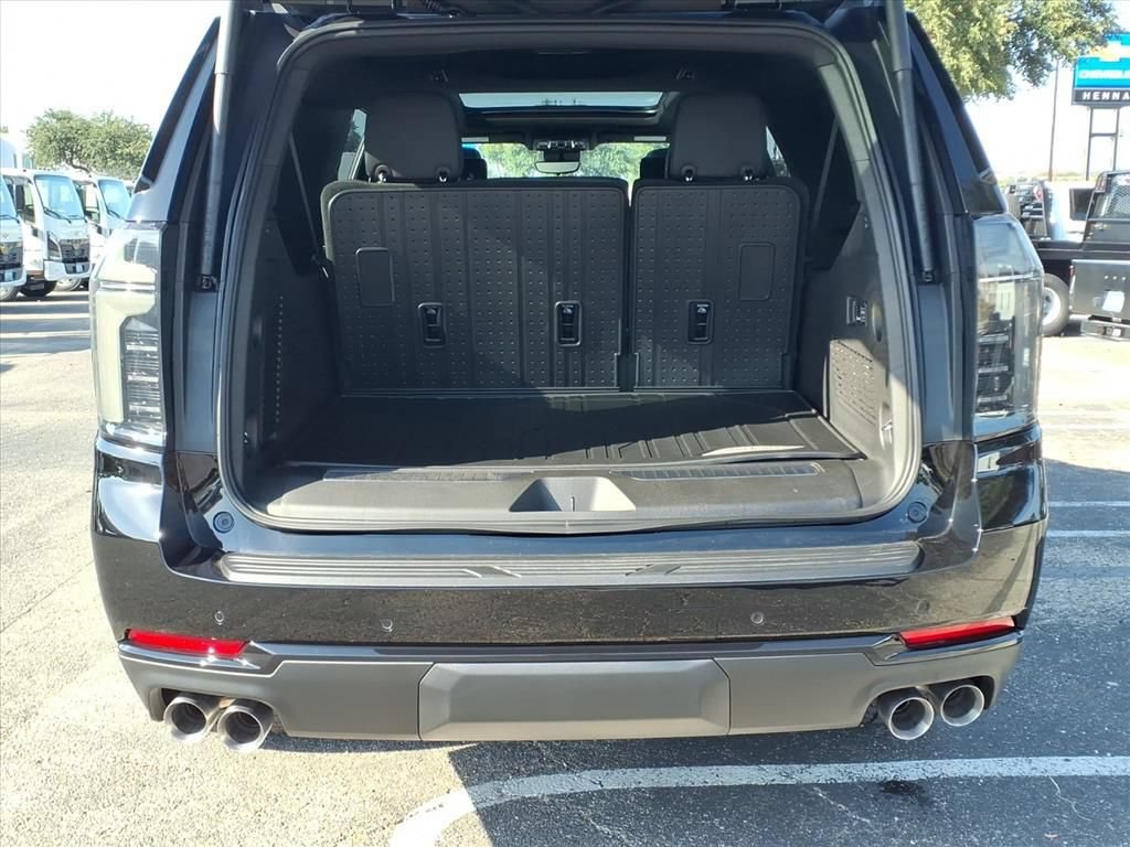 New 2026 Chevrolet Suburban Z71 w/ Z71 Off-Road Package AWD/4WD image 12