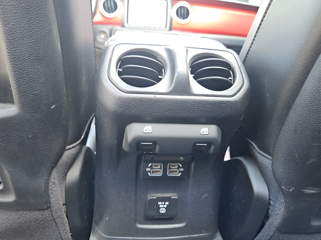 Used 2021 Jeep Wrangler Unlimited Rubicon AWD/4WD image 23