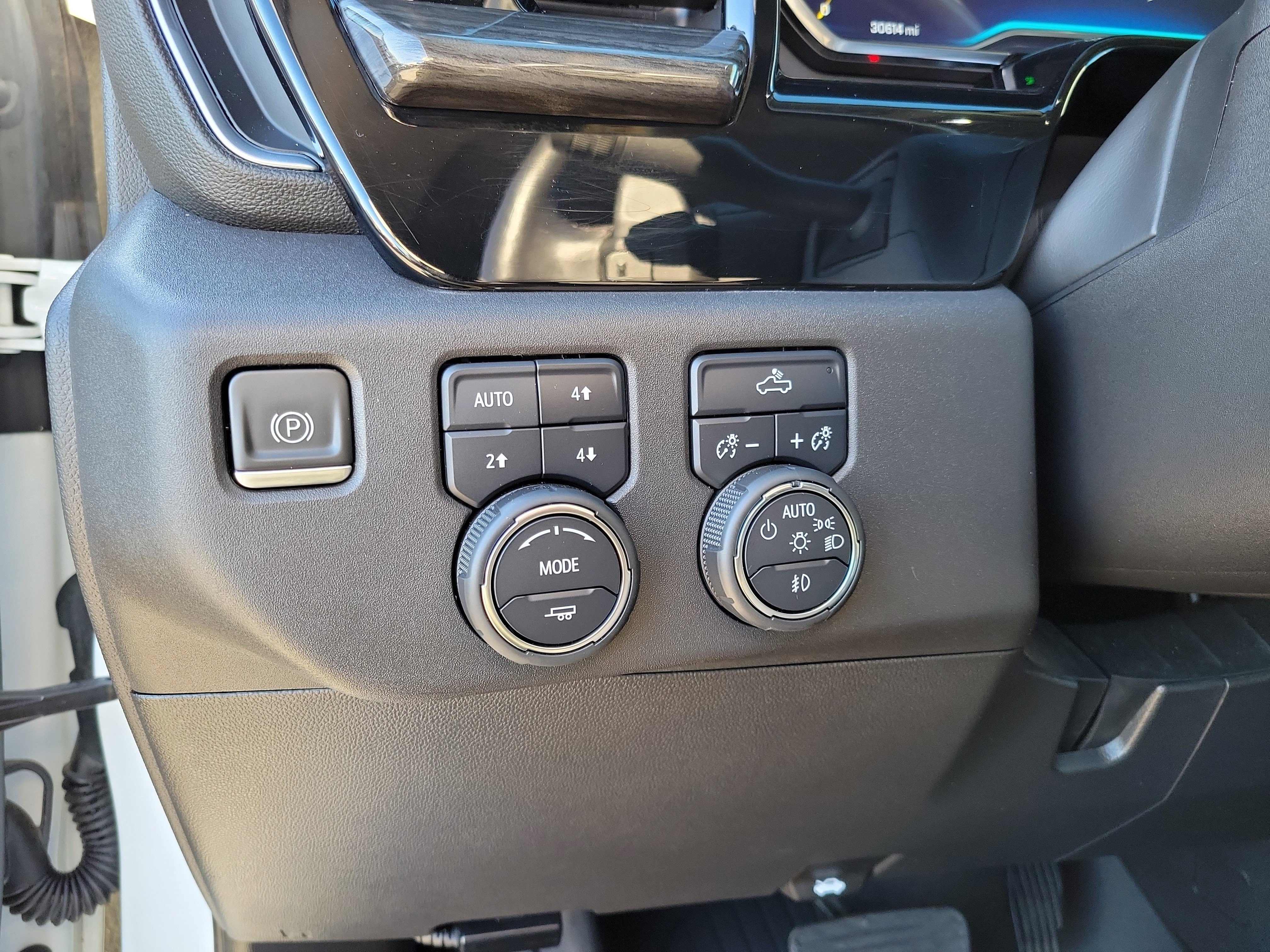 Used 2022 Chevrolet Silverado 1500 LT Trail Boss w/ Protection Package image 10