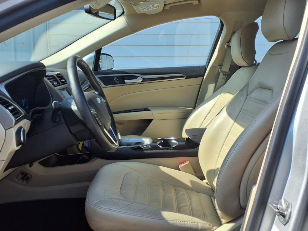 Used 2014 Ford Fusion SE w/ Equipment Group 202A image 6