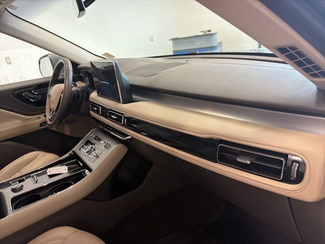 Used 2023 Lincoln Aviator AWD w/ Premium Package image 36