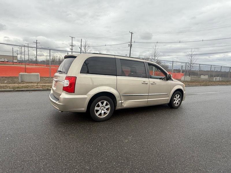 Used 2012 Chrysler Town & Country Touring w/ Entertainment Group #1 image 9