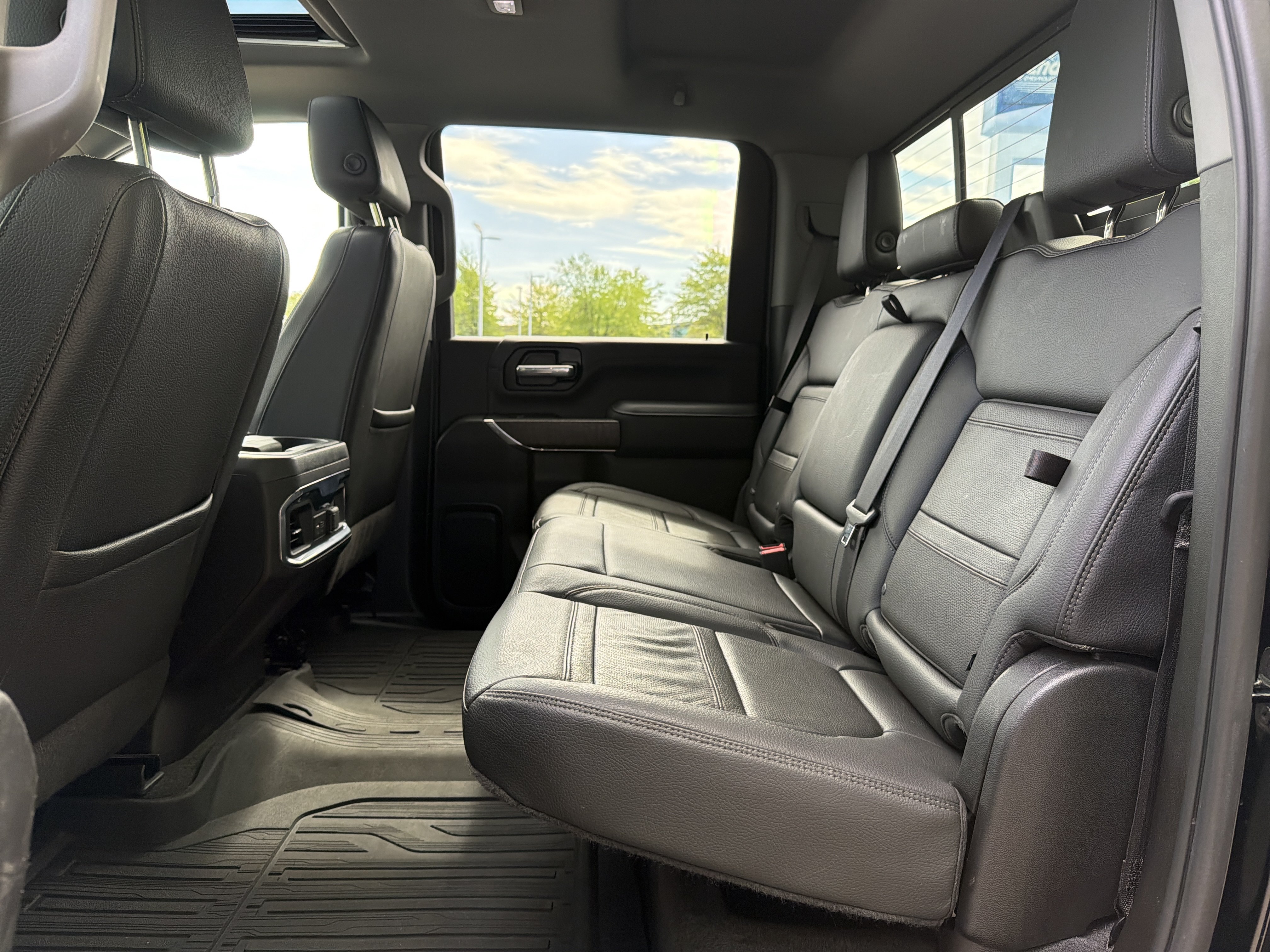 Used 2022 GMC Sierra 2500 Denali w/ Denali Ultimate Package AWD/4WD image 31