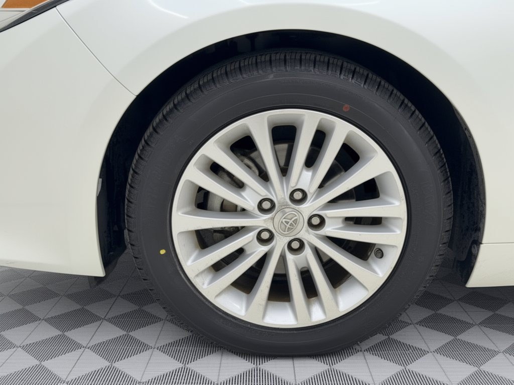 Used 2014 Toyota Avalon Limited FWD image 13