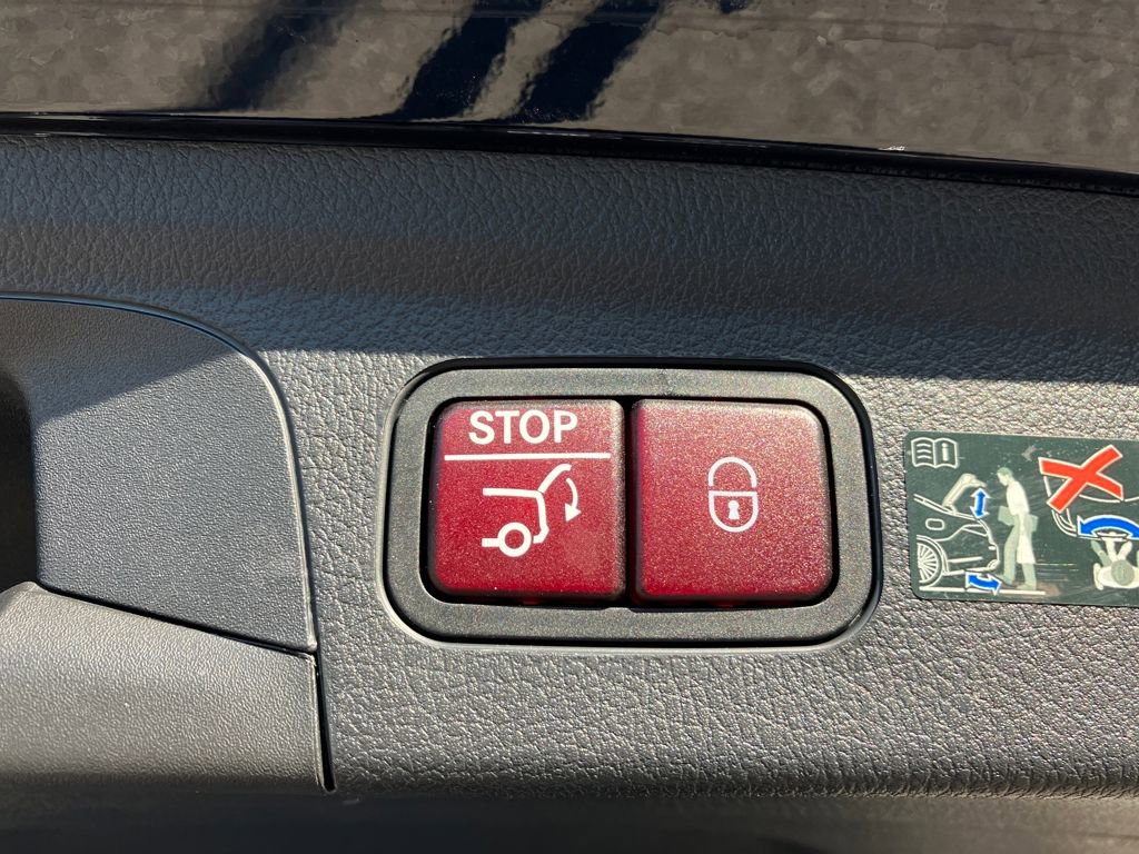 Used 2025 Mercedes-Benz GLE 350 4MATIC image 33