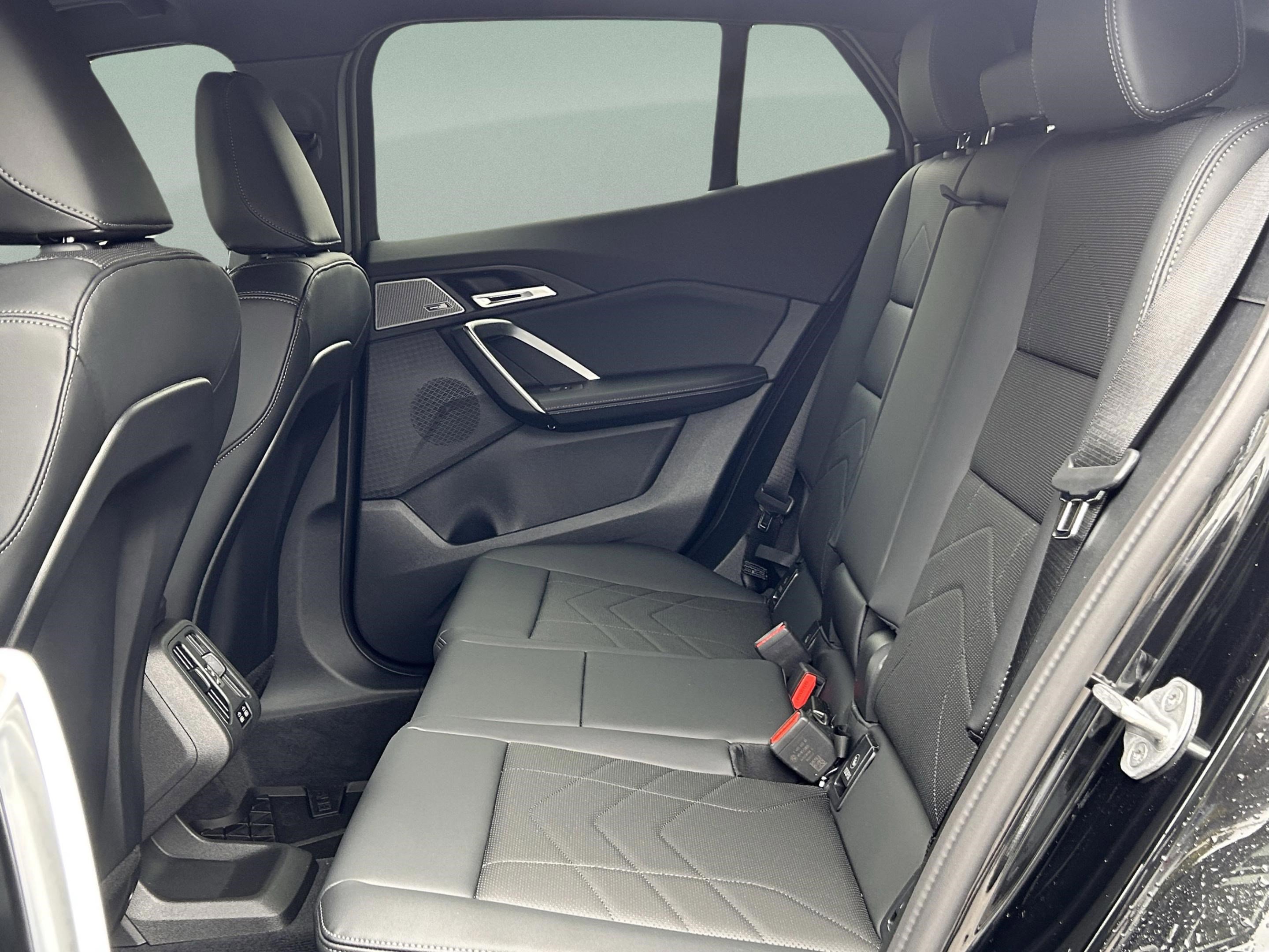 New 2026 BMW X2 xDrive28i w/ Technology Package image 23