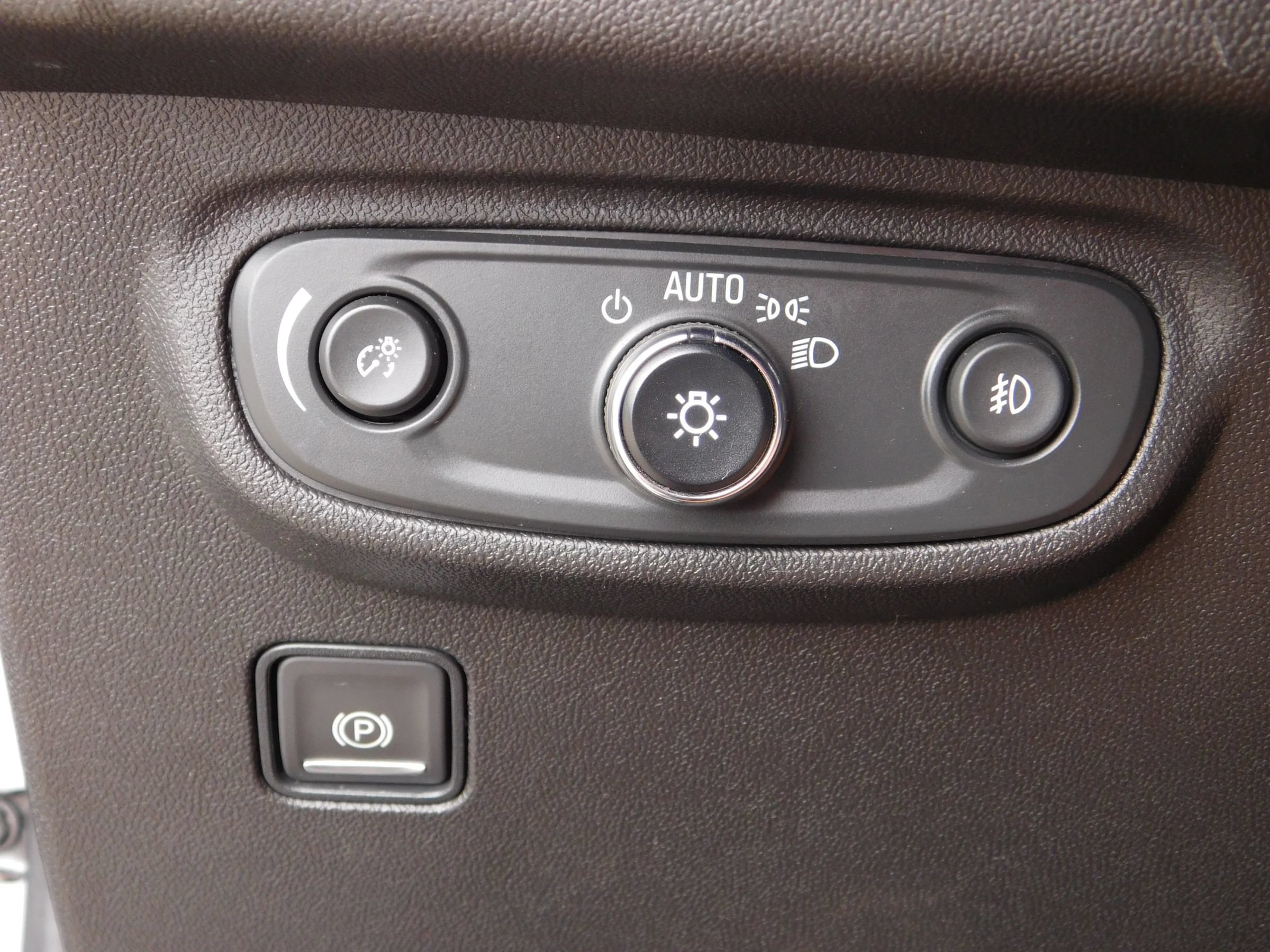 Used 2024 GMC Terrain SLT AWD/4WD image 24
