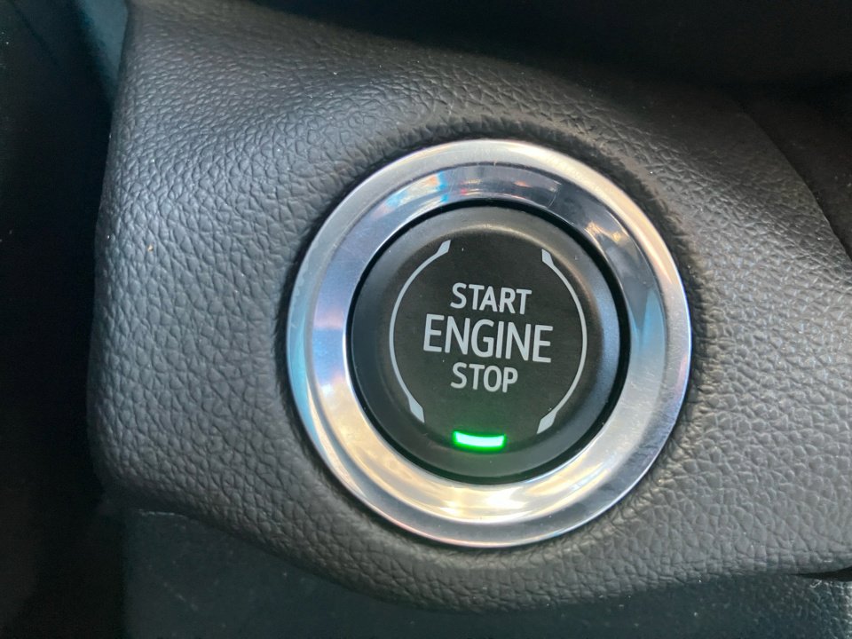 Used 2023 Buick Envision Essence image 24
