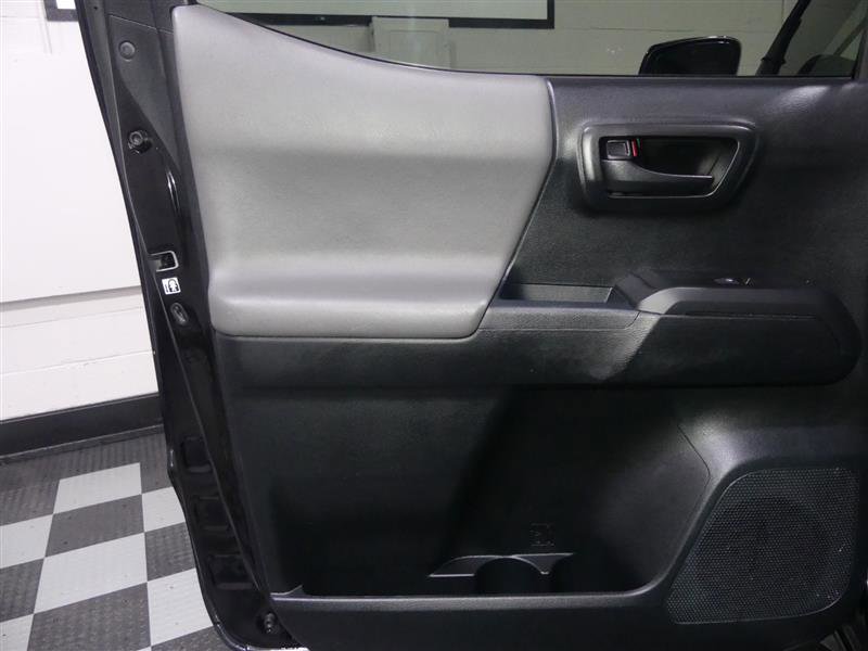 Used 2017 Toyota Tacoma SR image 22