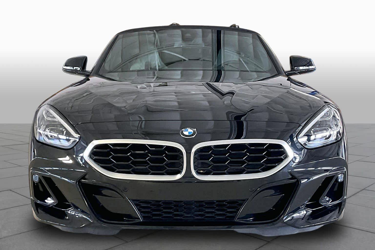 Certified 2023 BMW Z4 M40i w/ Convenience Package RWD image 3
