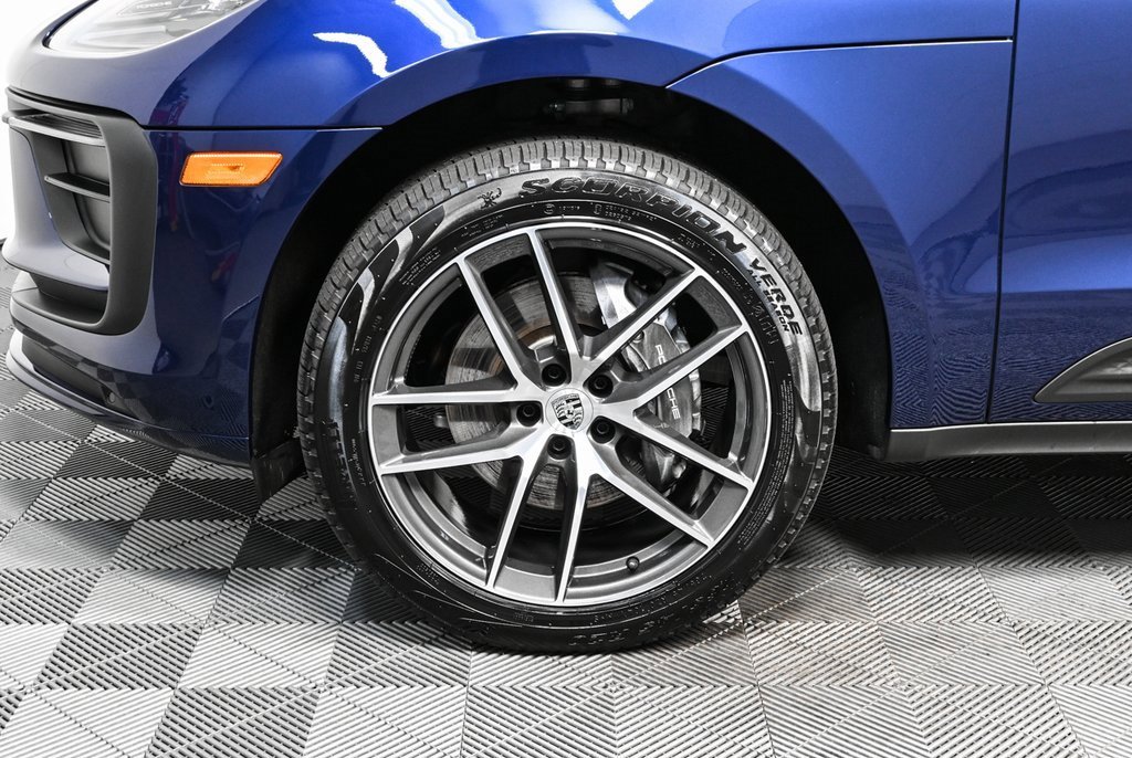 Used 2025 Porsche Macan image 38