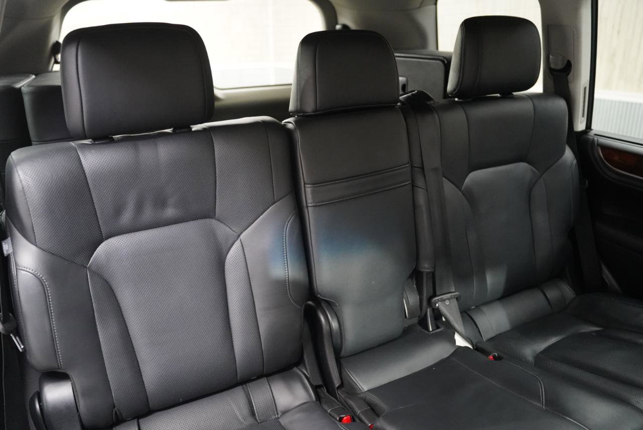 Used 2016 Lexus LX 570 4WD w/ Luxury Package image 34
