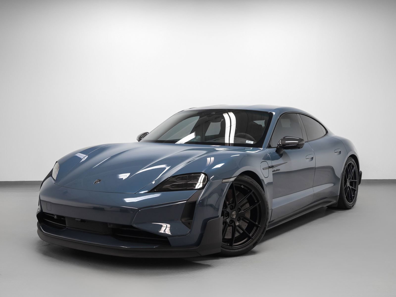 Certified 2025 Porsche Taycan Turbo GT AWD/4WD image 6