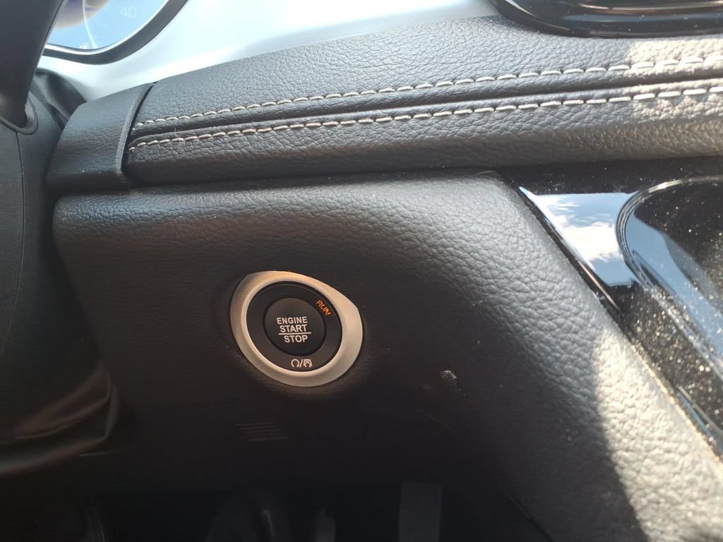 Used 2025 Chrysler Pacifica Limited FWD image 22