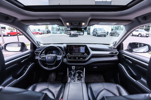 Used 2020 Toyota Highlander Platinum AWD/4WD image 22