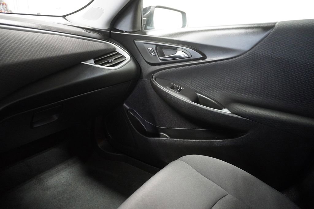 Used 2024 Chevrolet Malibu LT w/ Midnight Edition image 27