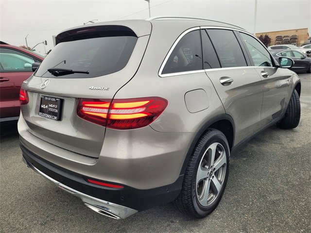 Used 2019 Mercedes-Benz GLC 300 4MATIC image 4