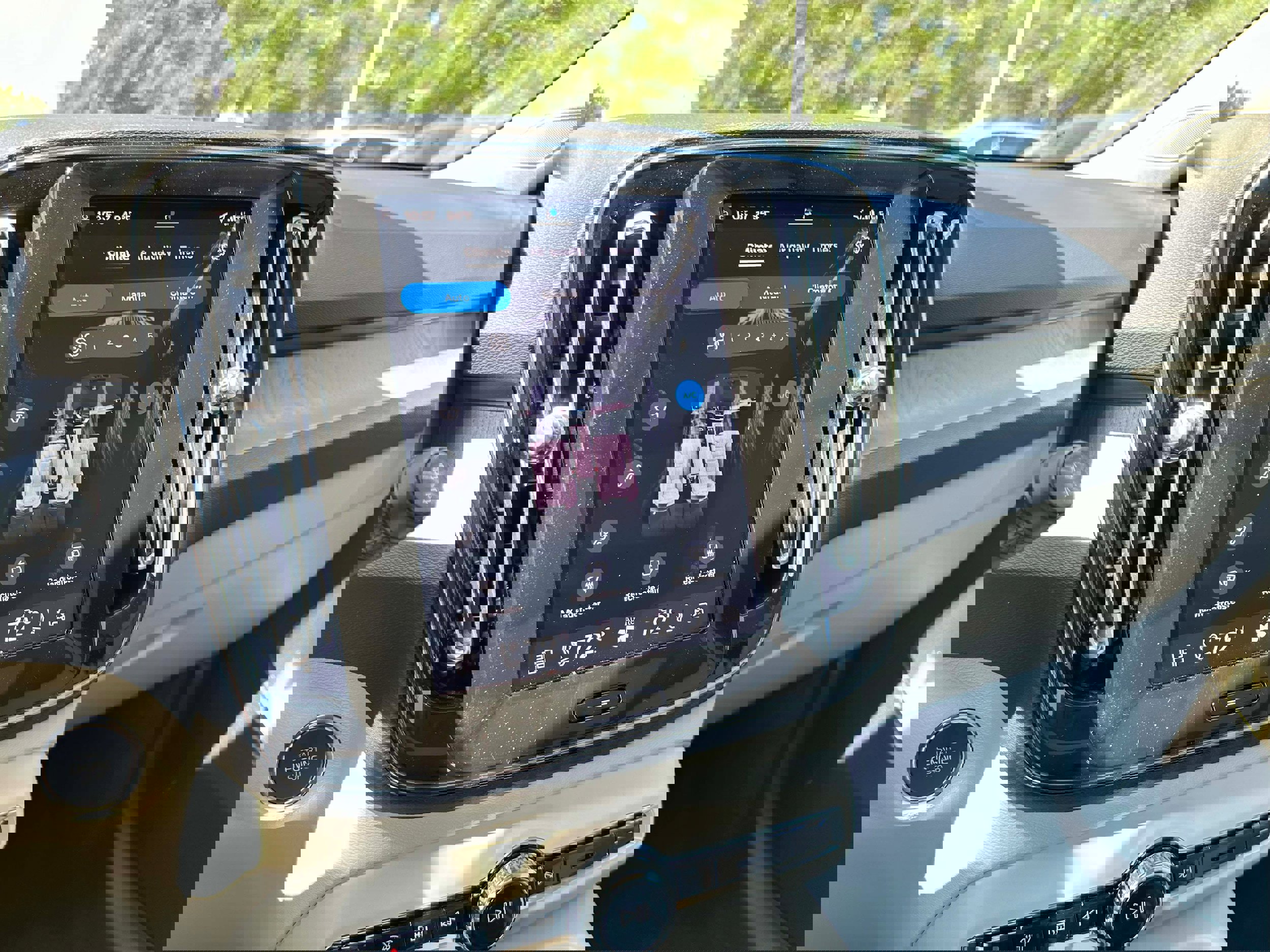 New 2026 Volvo XC40 B5 Plus w/ Protection Package Premier image 18